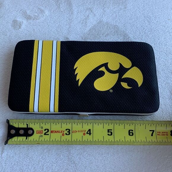 NWOT University of Iowa Hawkeyes NCAA Black Jersey Hard Case‎ Wristlet Wallet - Picture 6 of 7